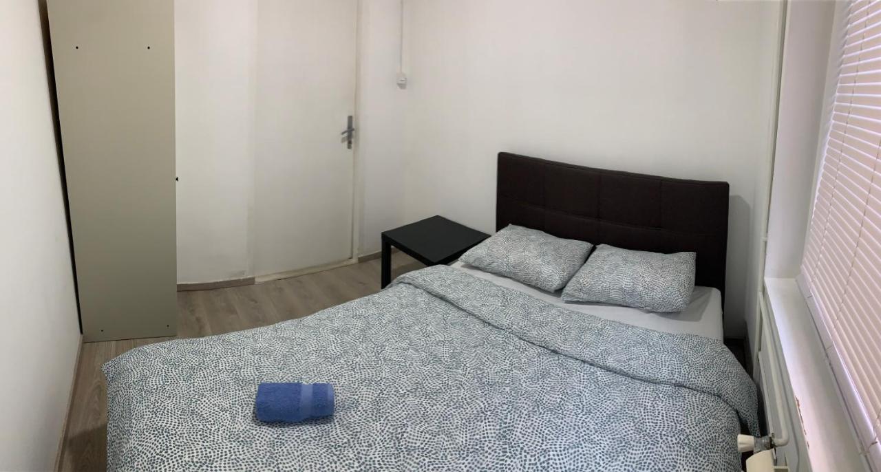 Private Rooms Belgrade Hostel Kültér fotó
